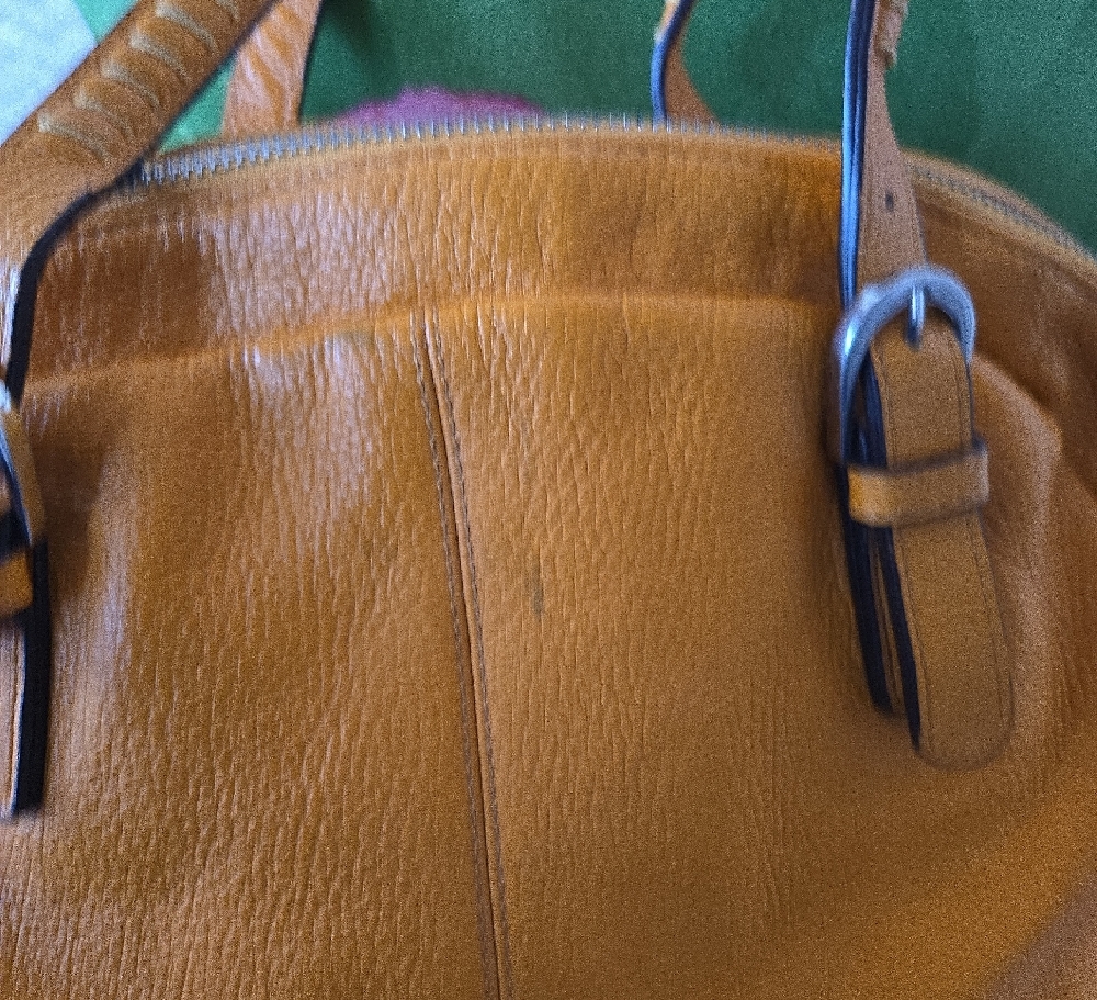 Cromia Stylish Leather Handbag 16"W X 12"H X 5" D - Picture 3 of 8